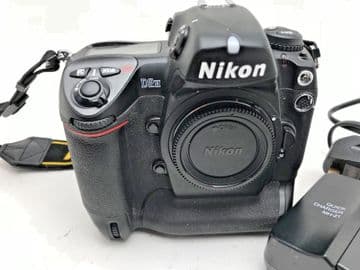 Nikon D2H camera body