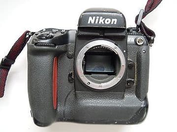 Nikon F5 35mm SLR Film Camera Body Only