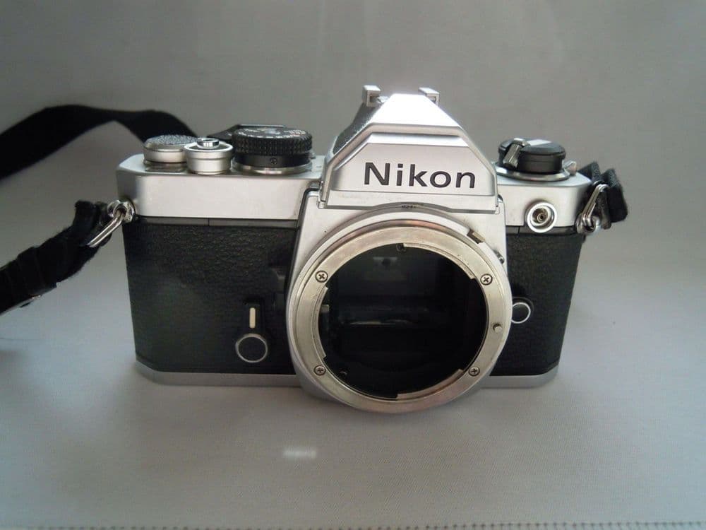 NIKON FM CAMERA BODY SILVER