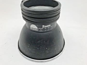 Profoto Zoom 1 reflector in good condition with a couple