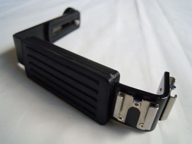 UNIVERSAL FLASH ANGLE BRACKET