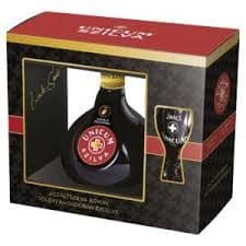 Unicum Aszaltszilva-ágyon Tölgyfahordóban érelelve 700ml +1 db pohár
