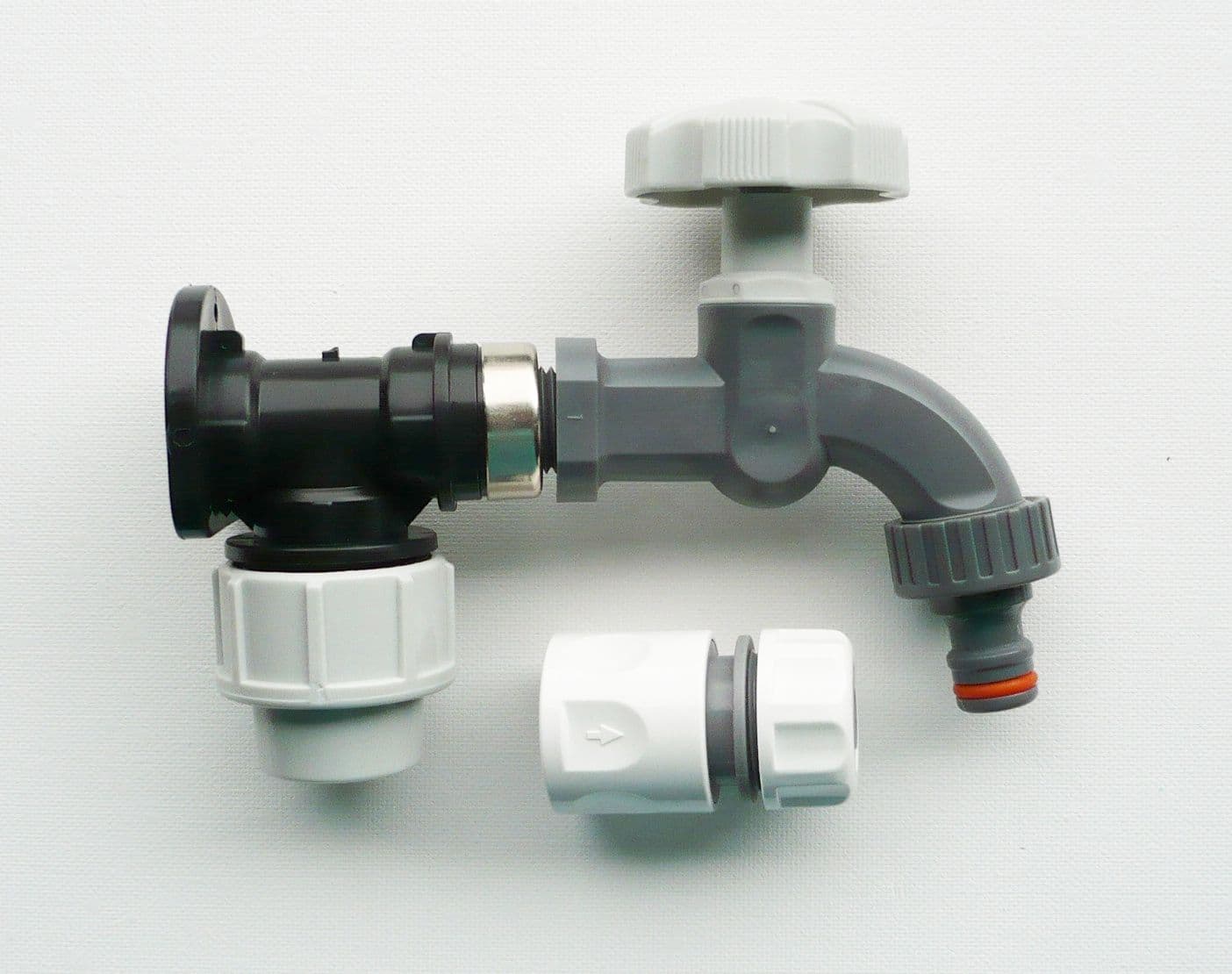 MDPE Wall Plate Elbow 20mm to Polypropylene Bib Tap & 1/2