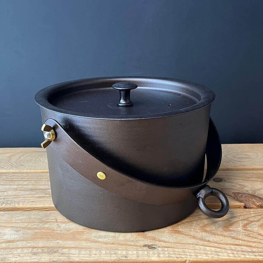 Netherton Foundry Crochta Pot with Lid 20cm 8"
