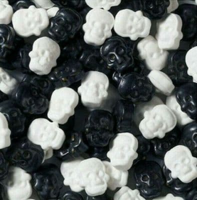 Wilton Sprinkles 56g: Black & White Skulls
