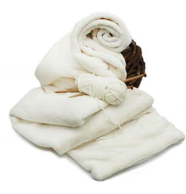 Snuggle Cream Christmas Throw 135cm x 185cm
