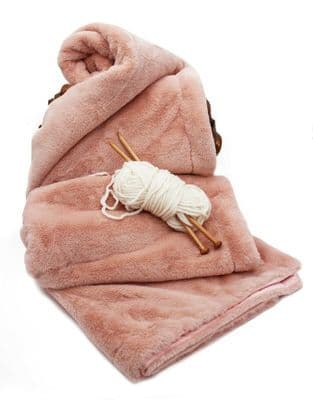 Snuggle Pink Christmas Throw 135cm x 185cm