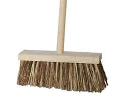 BRIS05 GBC Yard Brush Complete 13