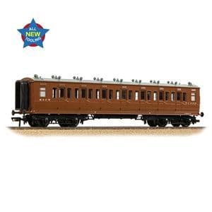 39-871A LNWR 50ft Arc Roof Third Corridor M&GN Brown