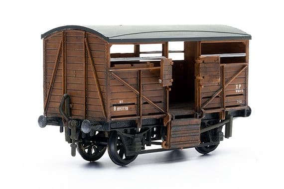 DAC039 Cattle Wagon
