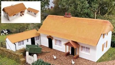 GM411 Fordhampton Farmhouse/Holiday Cottage Plastic Kit