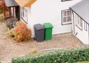 GM495 Wheelie Bins 4pcs (Pre-Built)