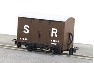 GR221C Box Van S&R Livery No.47037