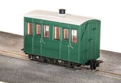 GR500UG  GVT 4-wheel enclosed side coach, plain green