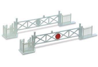LK50 Level Crossing Gates (4) with Wicket Gates and Fencing