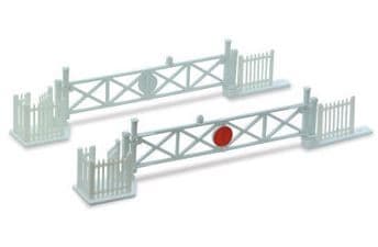 NB50 Level Crossing Gates (4) with Wicket Gates and Fencing