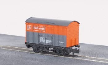 NR42R BR box van Railfreight