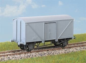 PC53 12-ton BR insulated fish van - Dia 800