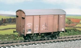 PC593 SR/BR 12t. Box Van with Plywood Sides (M/W,B/B)