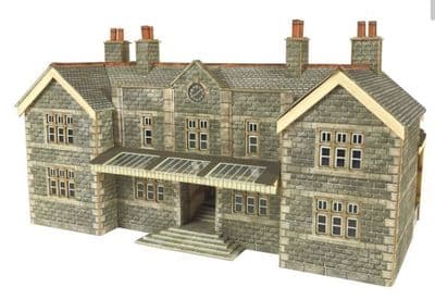 PN920 N Gauge Mainline Booking Hall