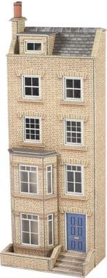 PO373 Low Relief Town House
