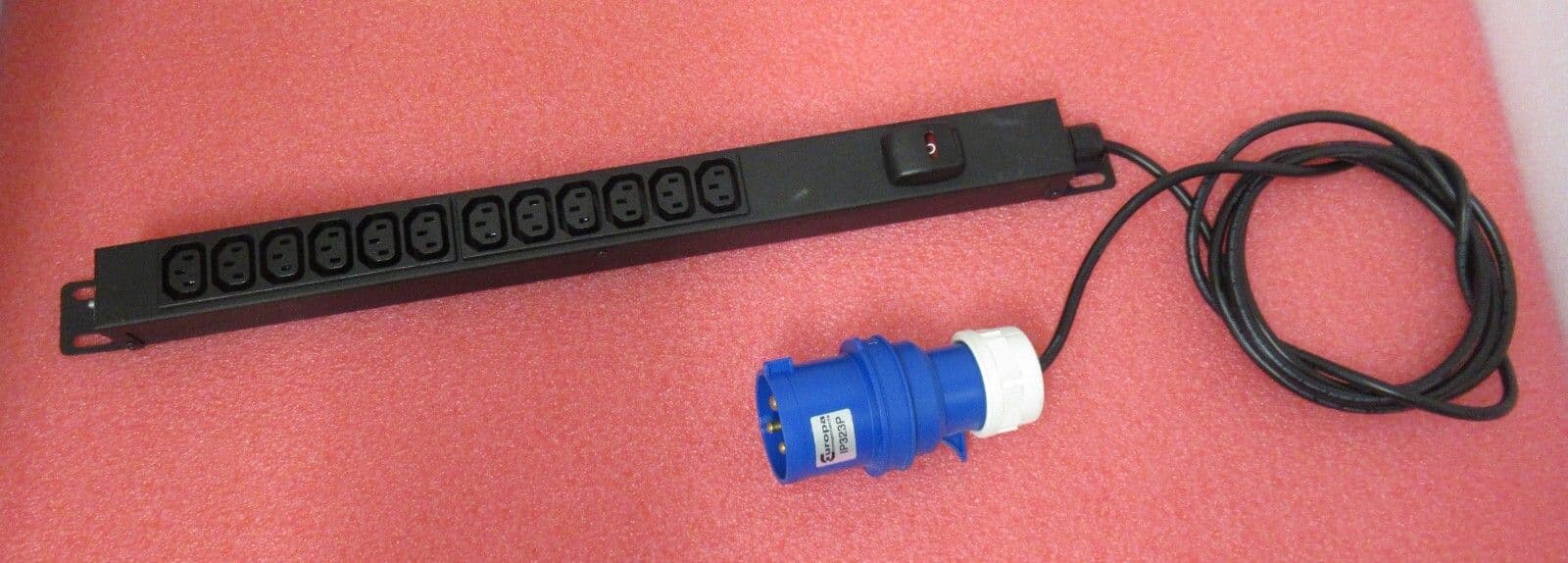 12 Way 12xC14 With 16A Commando Switch Power Distribution Units 1U 3M