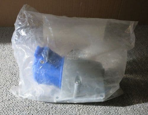 2 x New Sealed MK Commando K9201RPBLU Angle Socket 200 to 350 Volts 16 AMP