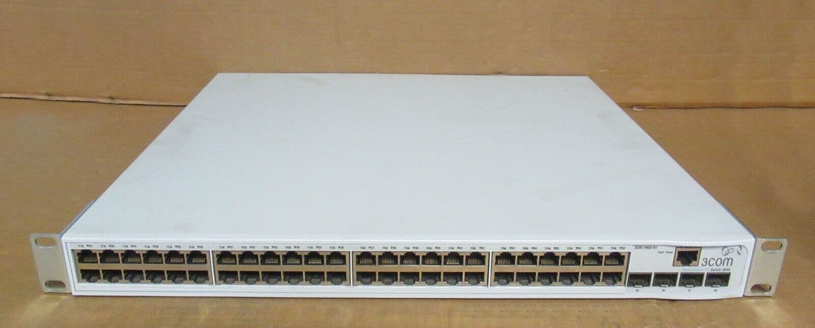 3Com 3848 3CR17402-91 Switch 48-Port 10/100 RJ45 1x Gigabit 4 x SFP ports