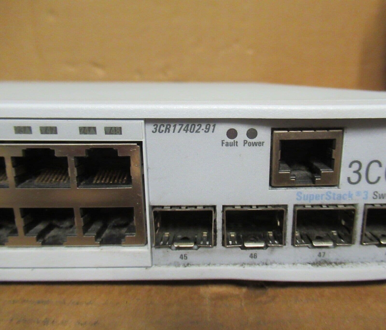 3Com 3848 3CR17402-91 Switch 48-Port 10/100 RJ45 1x Gigabit 4x SFP ports