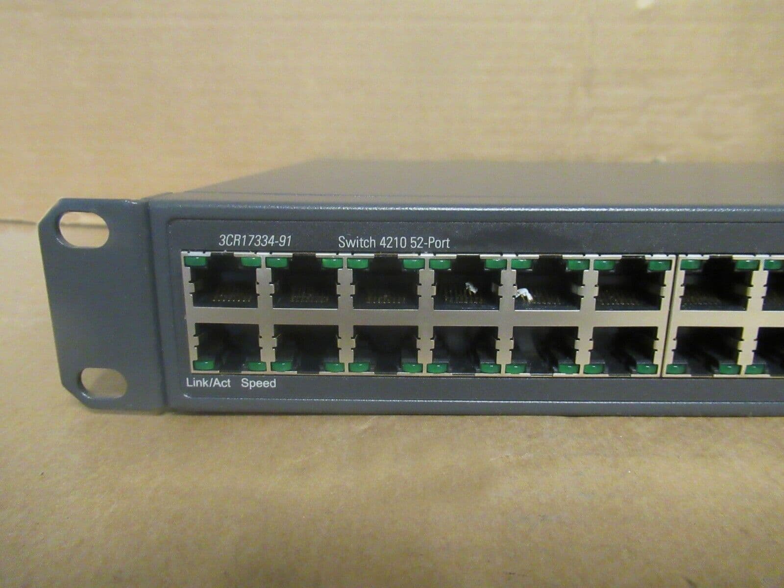 3Com 4210 3CR17334-91 Switch 48-Port 10/100 RJ45 2x Gigabit 2x SFP Ports