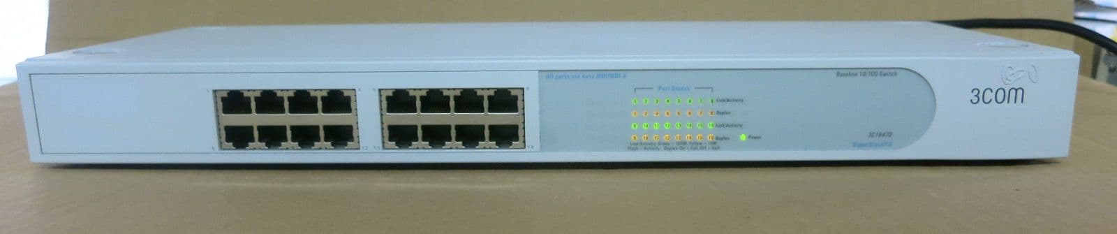 3Com SuperStack 3 Baseline 10/100 16-Port Ethernet Switch 3C16470