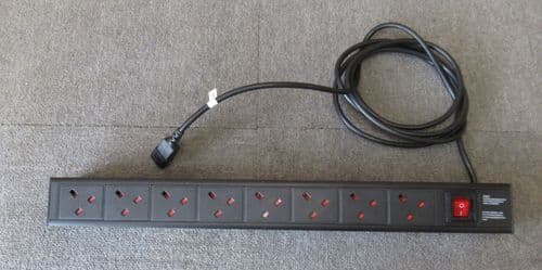 8 UK Output On/Off Switch Horizontal Powerstrip PDU 2.5M 1U C14 Plug