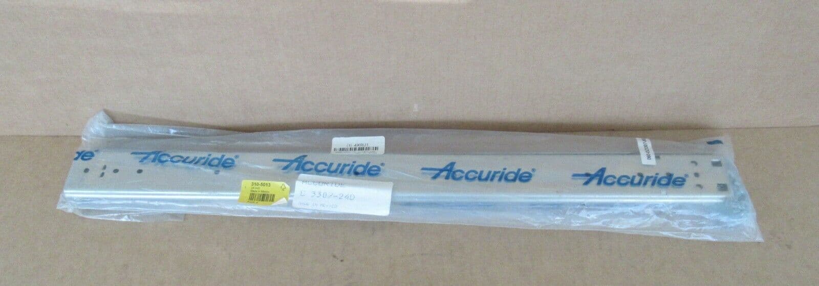 Accuride Sliding Rails with Lock In and Lock Out Feature DZ330700242