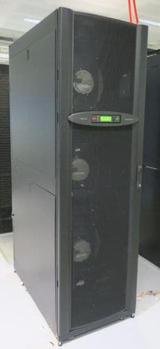APC ACRC502 InRow RC 600mm Chilled Water Cooling Server Room Chiller Unit 42U (1)