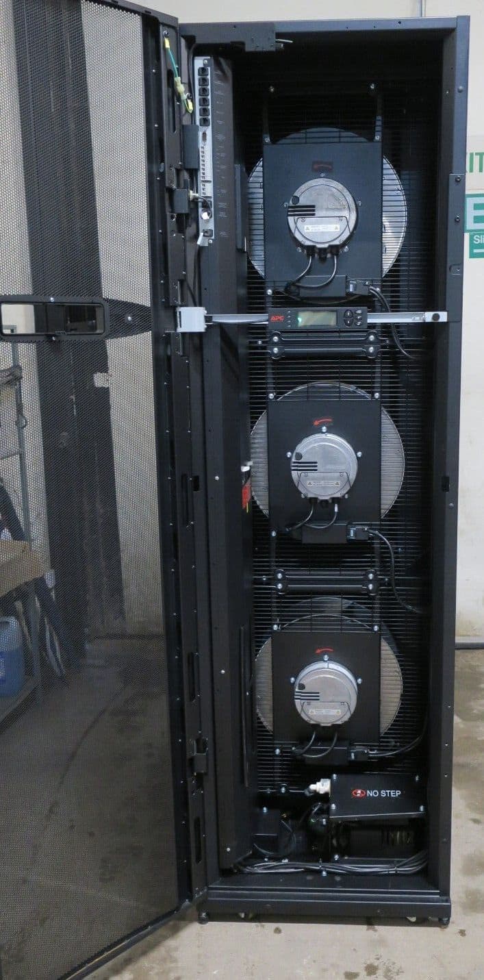 APC ACRC502 InRow RC 600mm Chilled Water Cooling Server Room Chiller ...