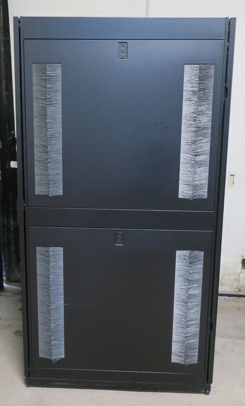 APC AR3150 Netshelter SX 42U Wide 750mm x 1070mm Server Rack Cabinet ...