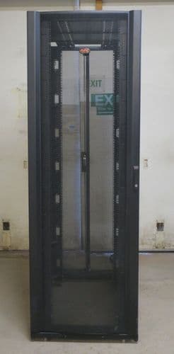 APC AR3157 Netshelter SX Deep 48U 750mm x 1070mm Server Rack Cabinet Enclosure
