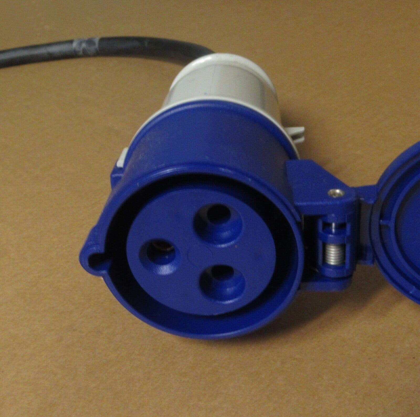 APC PDM1332IEC-3P-3 Power Distribution Module 3x1Pole 3Wire 32A 6 6M 7 ...