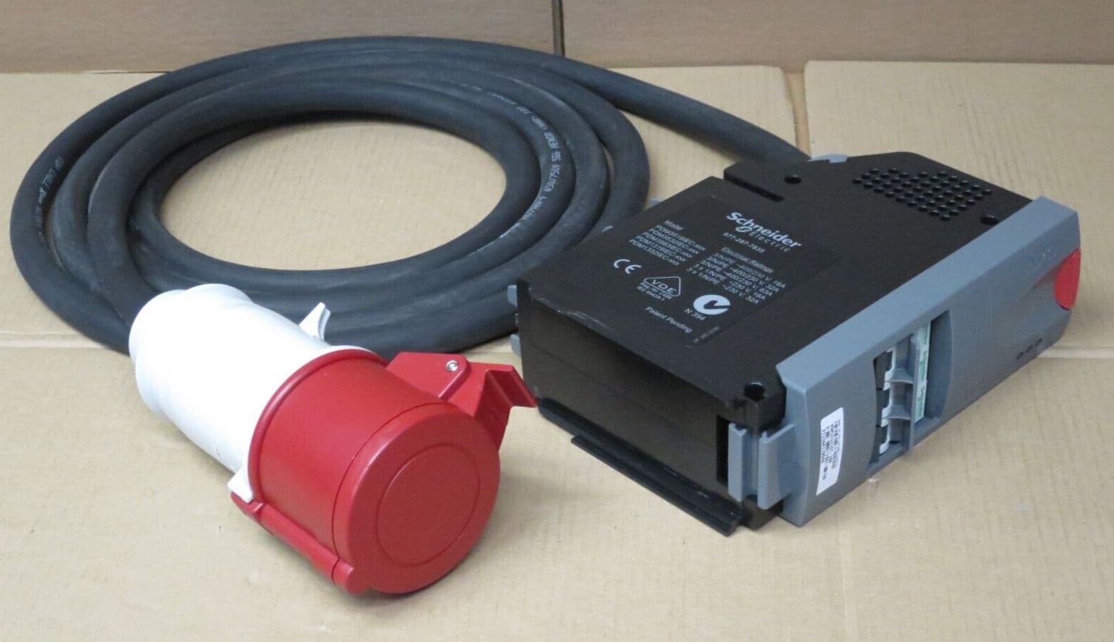 APC PDM3532IEC-380 Power Distribution Module 3 Phase 400v 3 Pole 5 Wire ...