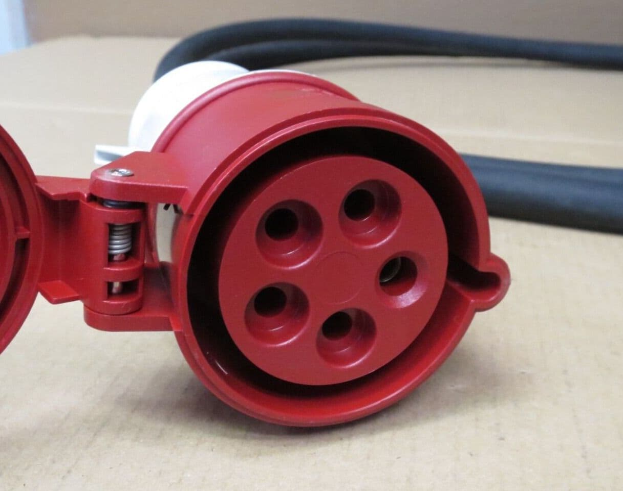 APC PDM3532IEC-380 Power Distribution Module 3 Phase 400v 3 Pole 5 Wire ...