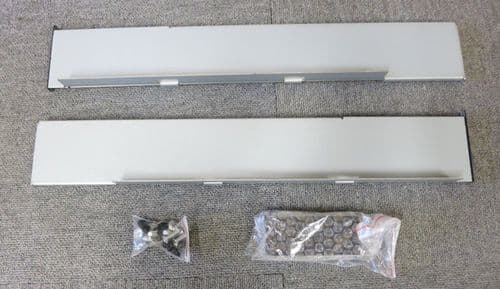 APC Smart-UPS New Universal 19" Left And Right Rack Rail Kit