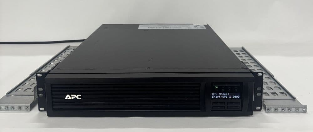 APC Smart-UPS X SMX3000RMHV2UNC 3000VA Rack/Tower LCD 200-240V 2U Rackmount