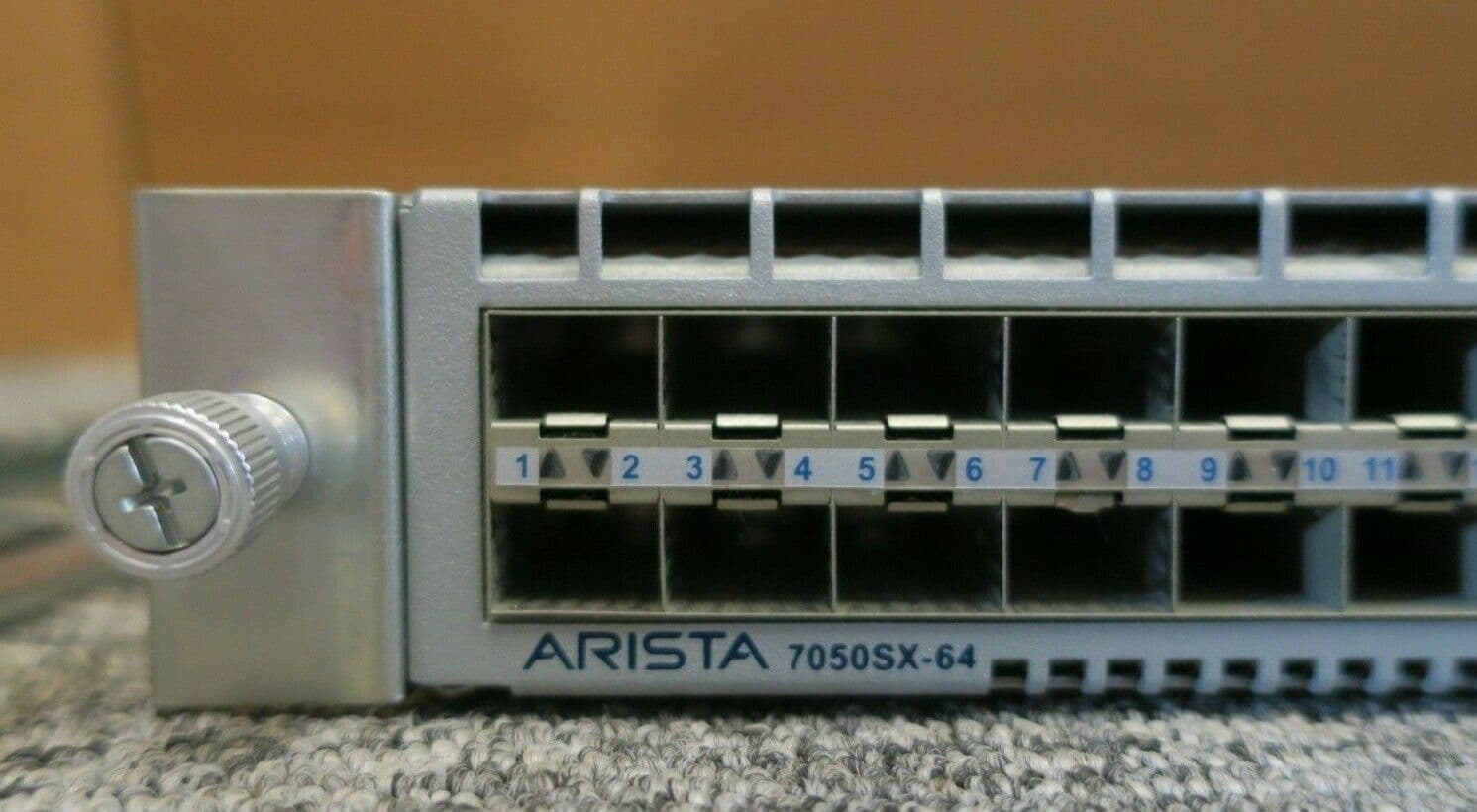 Arista 7050SX64R 48x 1/10GbE SFP 4x 40GbE QSFP L3 Switch DCS7050SX64R