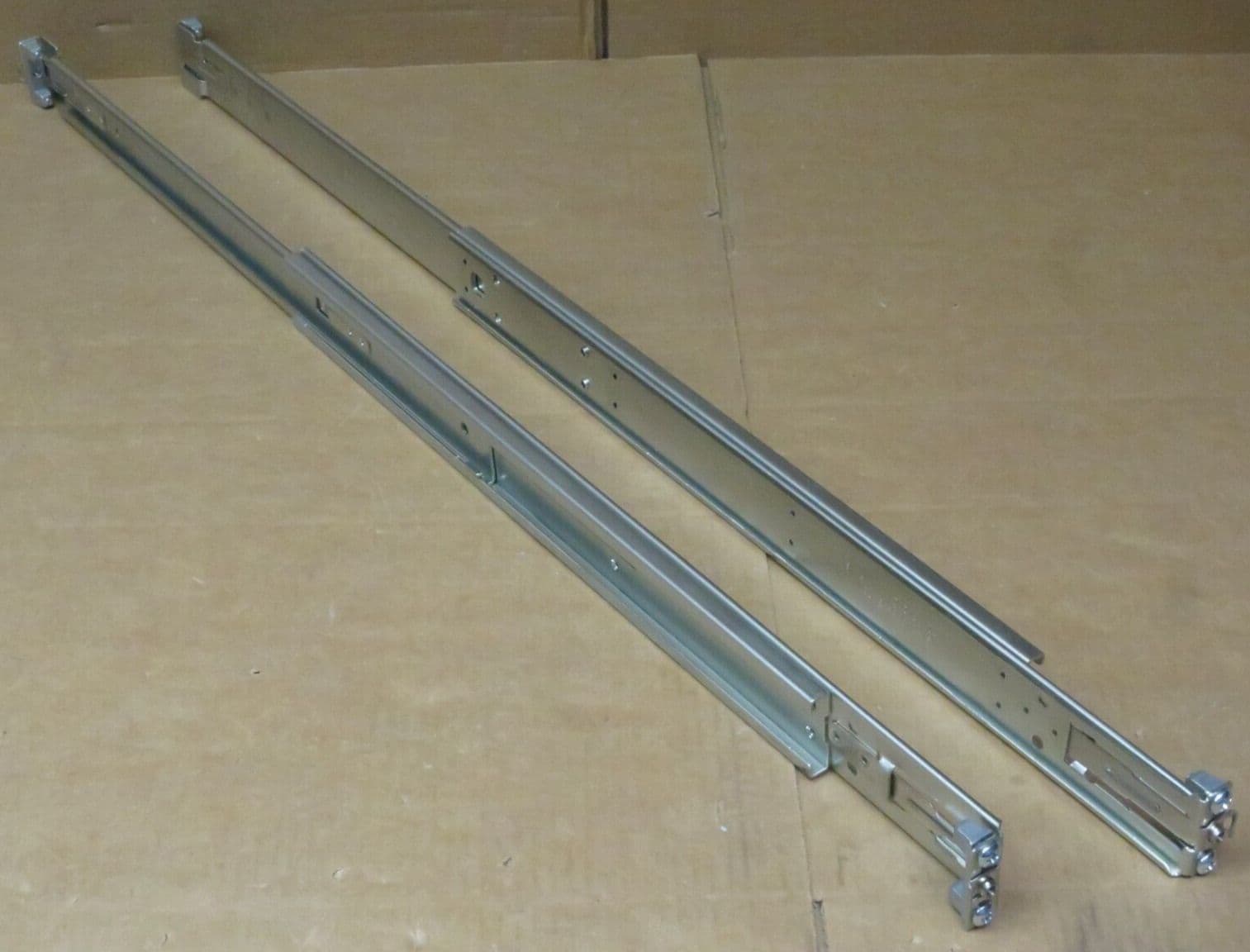 Arista ASY-00905-05 1U Rack Mount Rail Pair for Arista 7050QX Switches