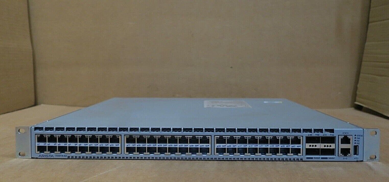 Switch Arista DCS-7050TX-72Q-F 48 Porte 10GbE RJ45 E 6 Porte 40GbE QSFP+ - Usato Testato