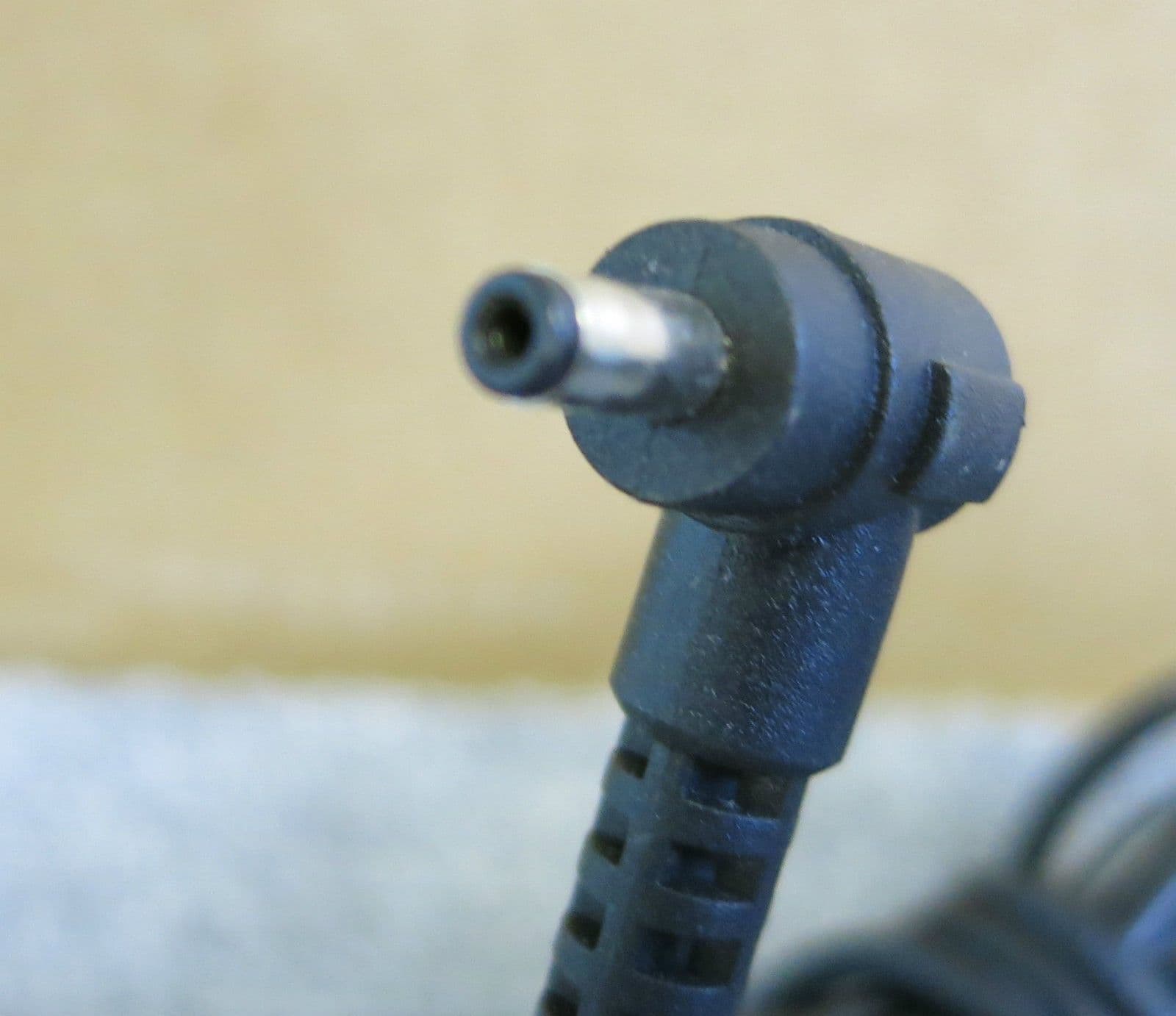 Cincon TR15RA050 UK Wall Mount 15W Switching AC Power Adapter 5V 2 0A