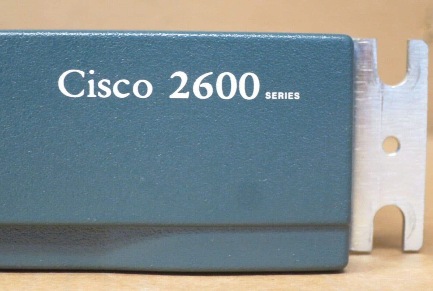 Cisco 2611 10/100Mbps Fast Ethernet Modular 1U Wired Network Rackmount ...