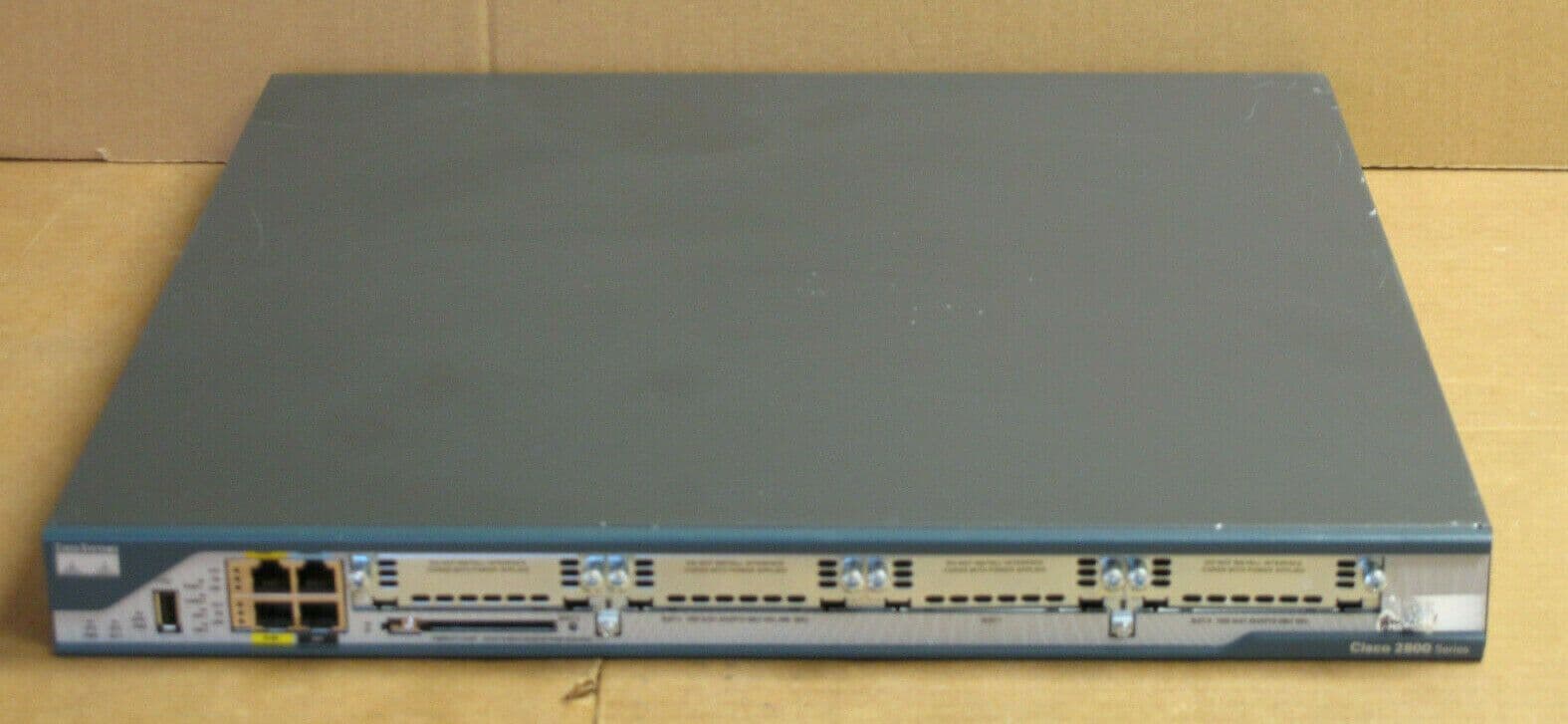 Cisco 2801 CISCO2801-SEC/K9 Fast Ethernet 1U Security Router