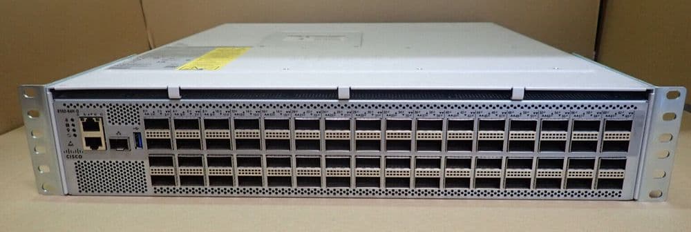 Cisco 8102-64H-O 64x100GbE QSFP28 Router with SONiC 8100 2 RU Chassis