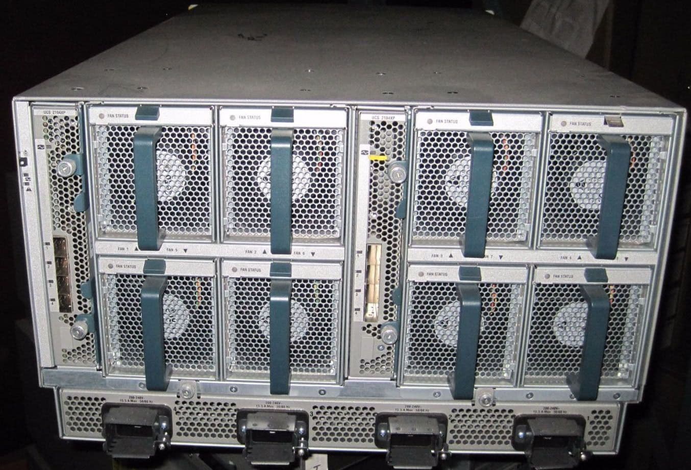 Cisco N20C6508 UCS 5108 Blade Server Chassis w/4xPSU/8xFAN/2 x 2208XP